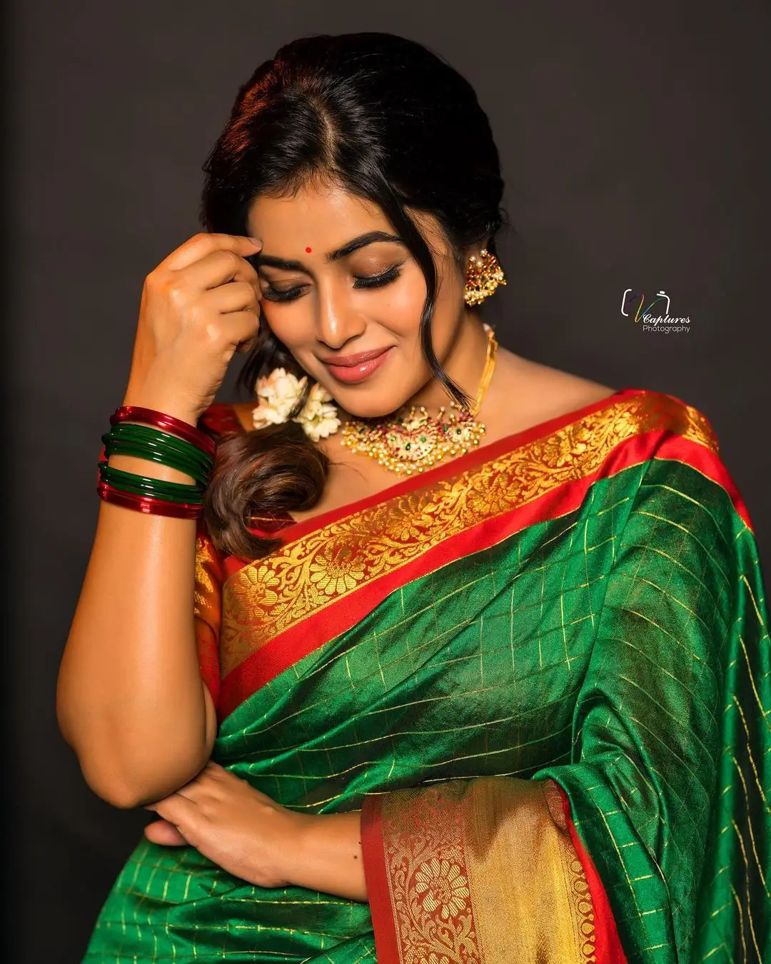 MALAYALAM GIRL SHAMNA KASIM IN GREEN PATTU SAREE RED BLOUSE 2